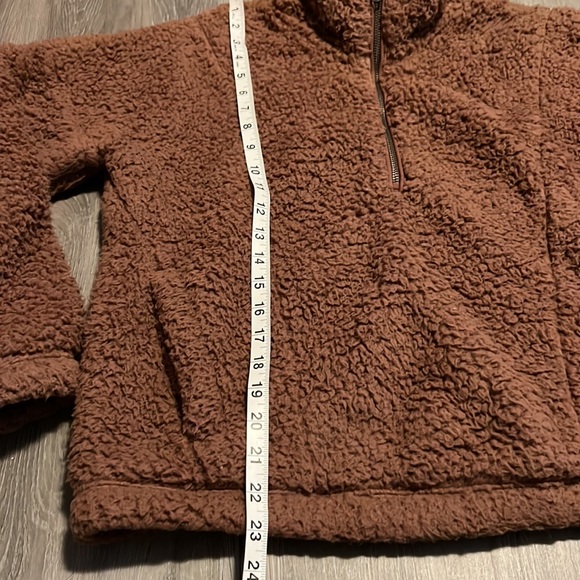 Abercrombie & Fitch teddy sweater . Size M - Picture 4 of 7